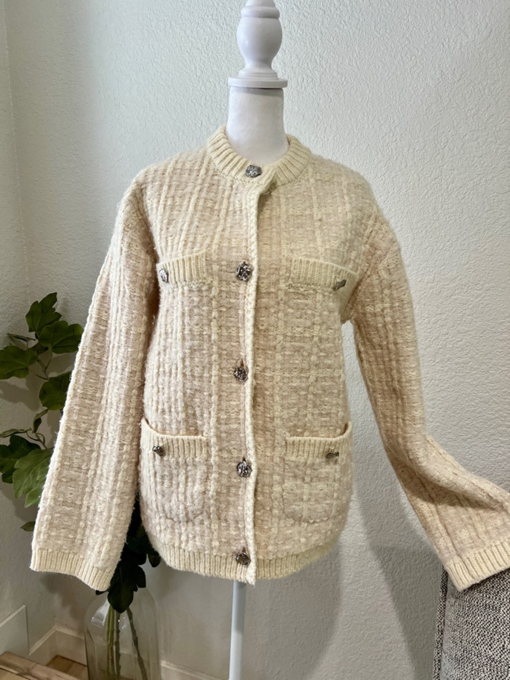 H&M Cream Textured Knit Cardigan Lady Jacket - XS (Fits M/L)